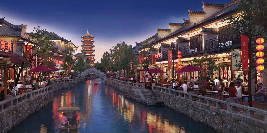 永万路与向荣路的十字路口新能源车充电时自燃